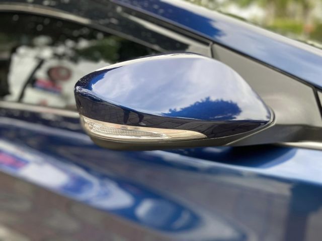 Hyundai  Elantra  第19張相片