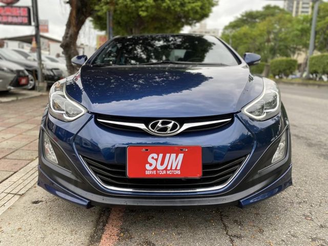 Hyundai  Elantra  第21張相片