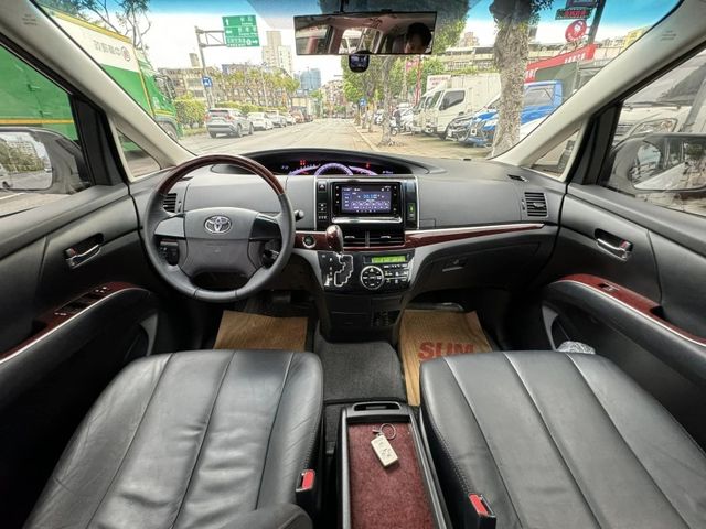 Toyota  Previa  第3張相片