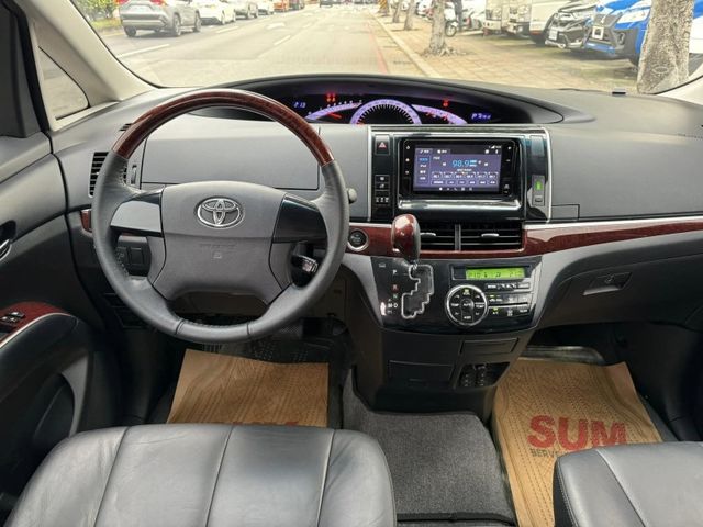 Toyota  Previa  第4張相片