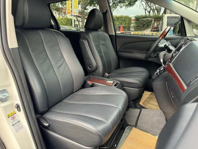 Toyota  Previa  第6張相片