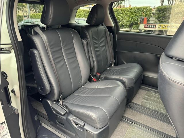 Toyota  Previa  第7張相片
