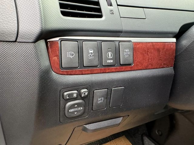 Toyota  Previa  第13張相片