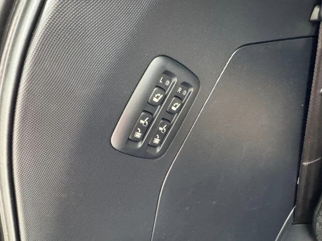Toyota  Previa  第15張相片