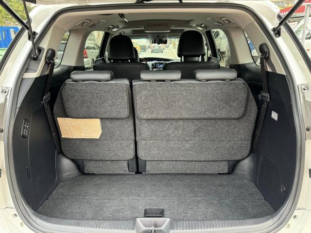 Toyota  Previa  第16張相片