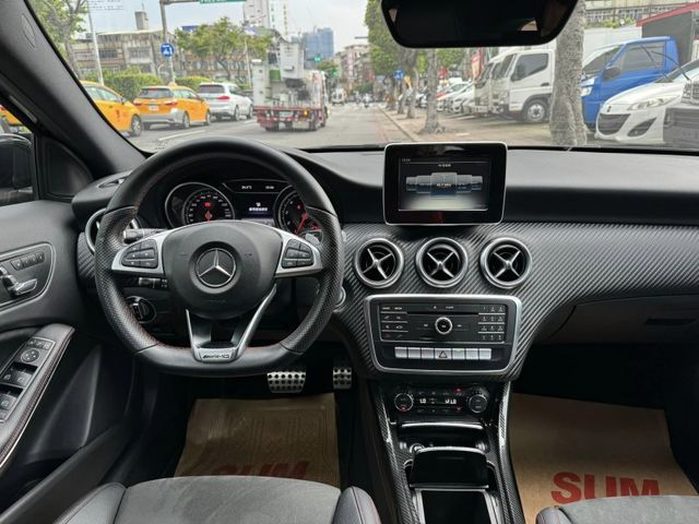 Mercedes-Benz/賓士   A-CLASS  A180  第3張相片