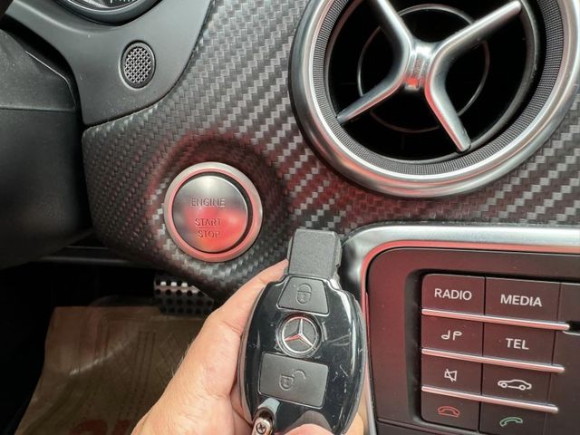Mercedes-Benz/賓士   A-CLASS  A180  第12張相片
