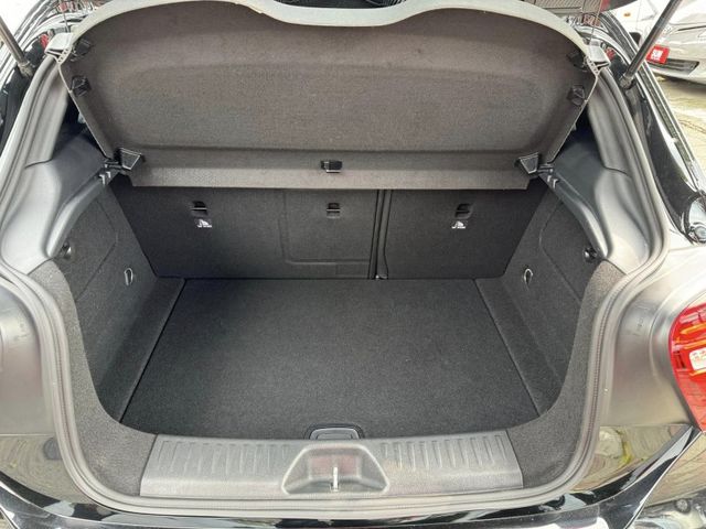 Mercedes-Benz/賓士   A-CLASS  A180  第16張相片