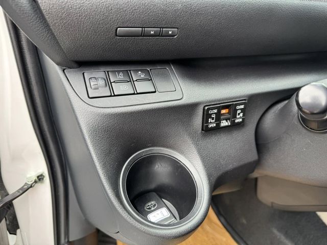 Toyota  SIENTA  第13張相片