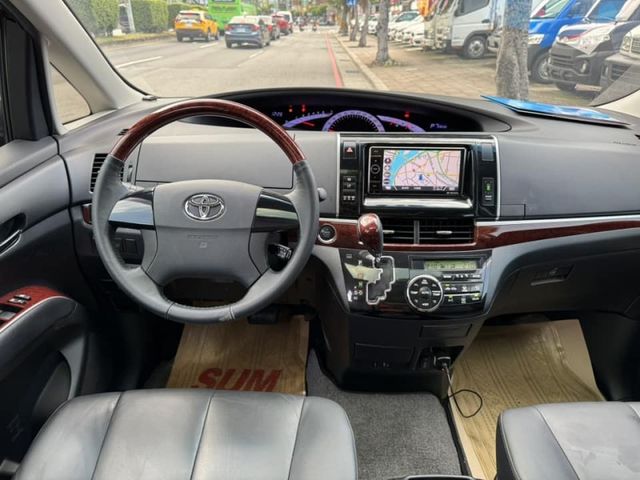 Toyota  Previa  第3張相片