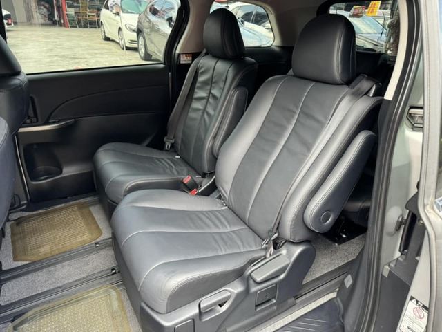 Toyota  Previa  第6張相片