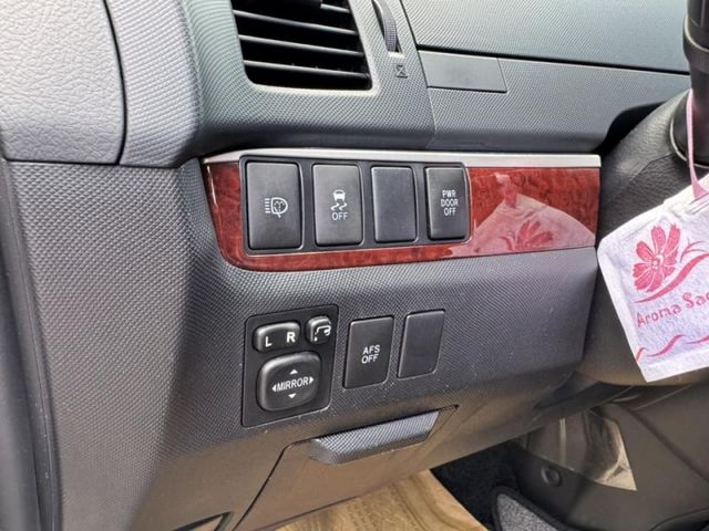 Toyota  Previa  第16張相片