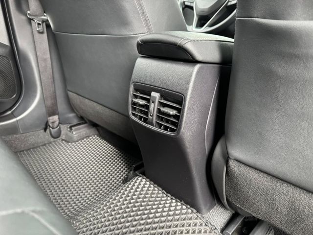 Toyota  Altis  第16張相片