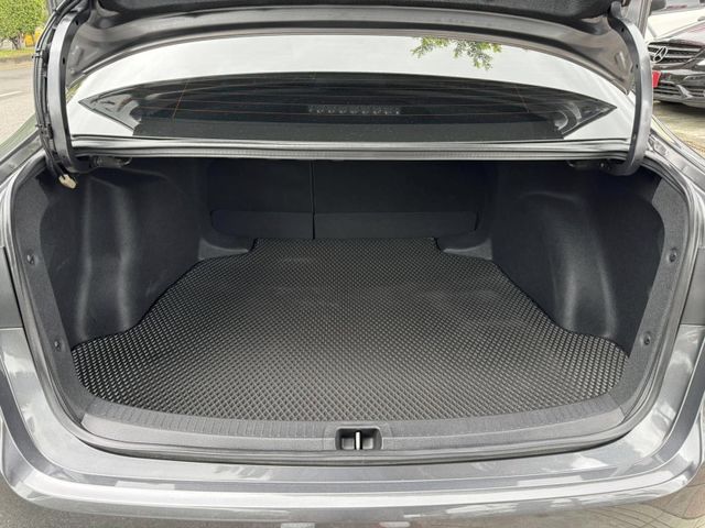 Toyota  Altis  第19張相片