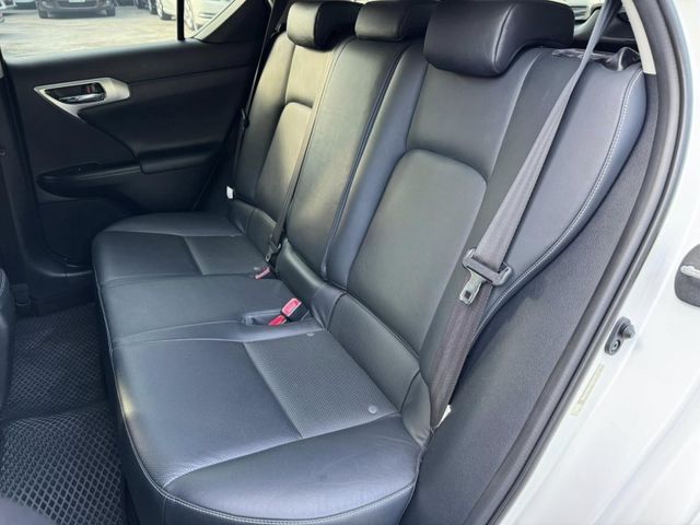 Lexus  CT200H  第6張相片