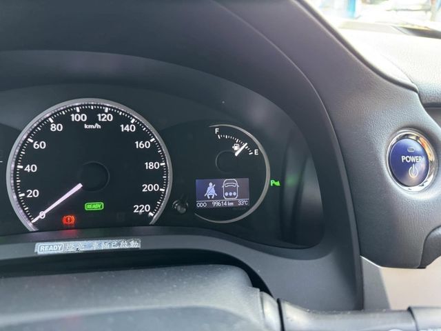 Lexus  CT200H  第10張相片