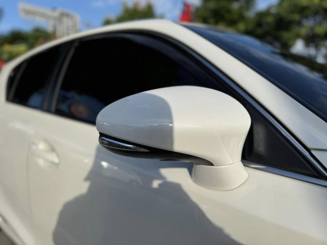 Lexus  CT200H  第16張相片