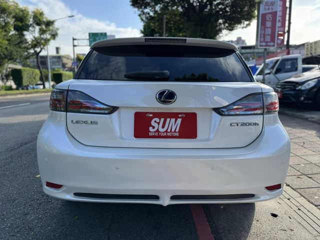 Lexus  CT200H  第19張相片