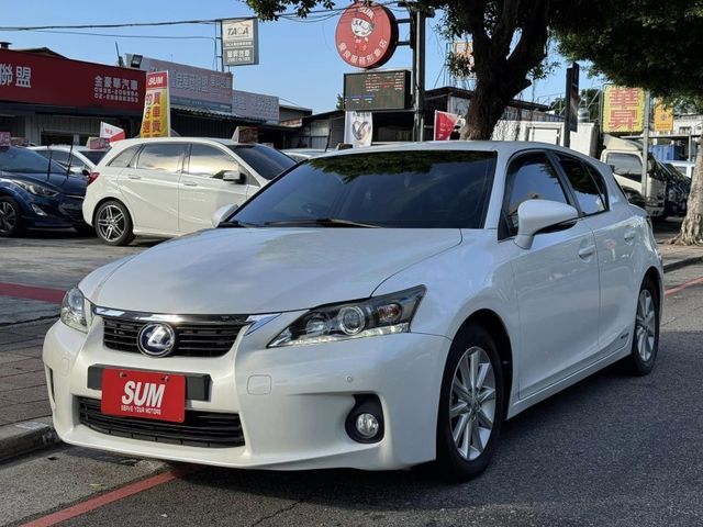 Lexus  CT200H  第20張相片