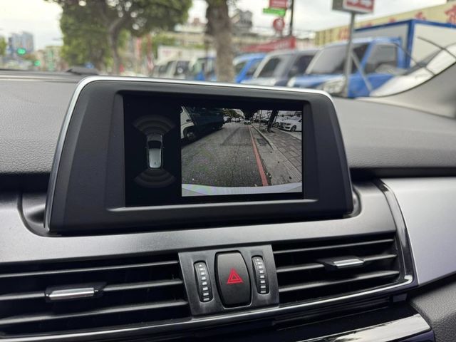 BMW/ 寶馬  2 SERIES  218i  第9張相片