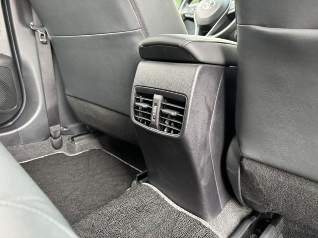 Toyota  Altis  第15張相片