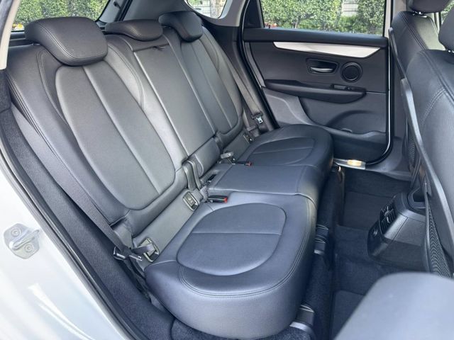 BMW/ 寶馬  2 SERIES  218i  第8張相片