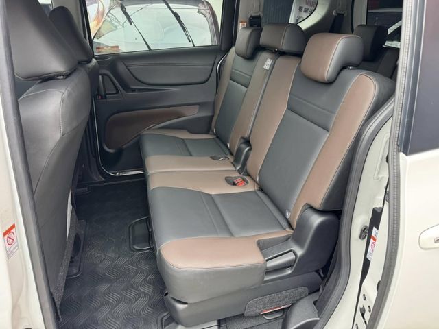 Toyota  SIENTA  第6張相片