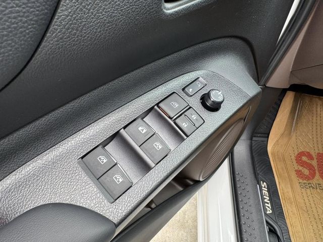 Toyota  SIENTA  第16張相片