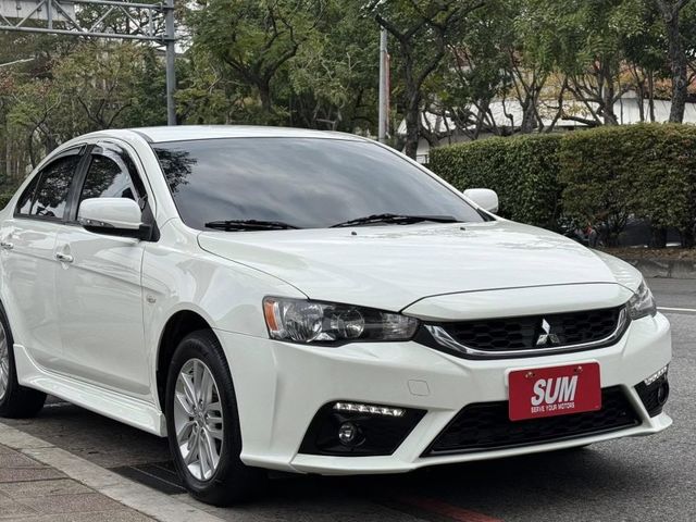 Mitsubishi  Lancer Fortis  第1張相片
