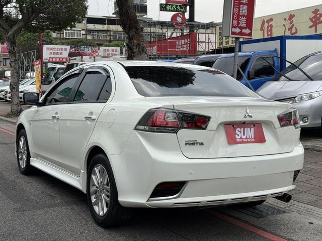 Mitsubishi  Lancer Fortis  第2張相片
