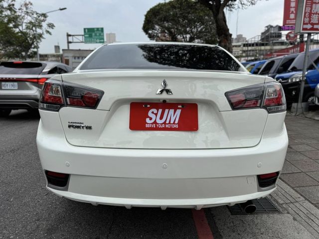 Mitsubishi  Lancer Fortis  第18張相片