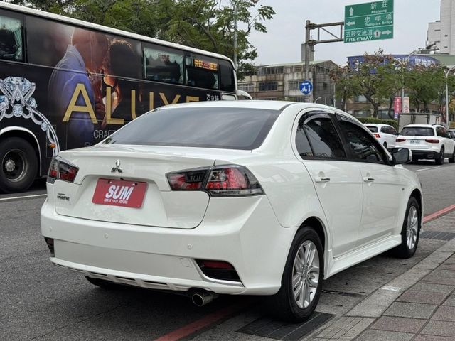 Mitsubishi  Lancer Fortis  第20張相片