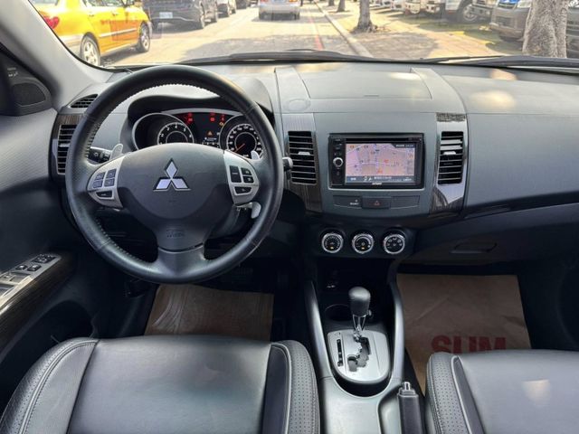 Mitsubishi  Outlander  第3張相片
