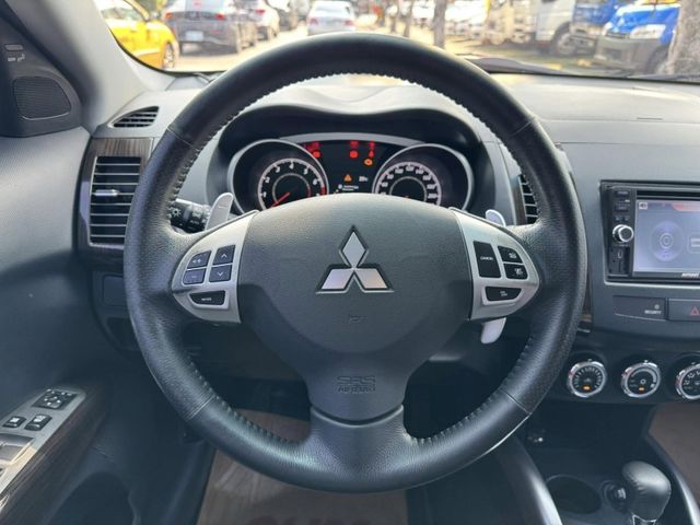 Mitsubishi  Outlander  第9張相片