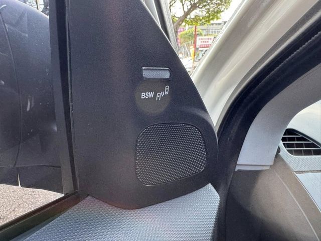 Mitsubishi  Outlander  第12張相片