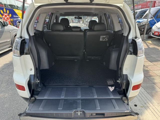 Mitsubishi  Outlander  第17張相片