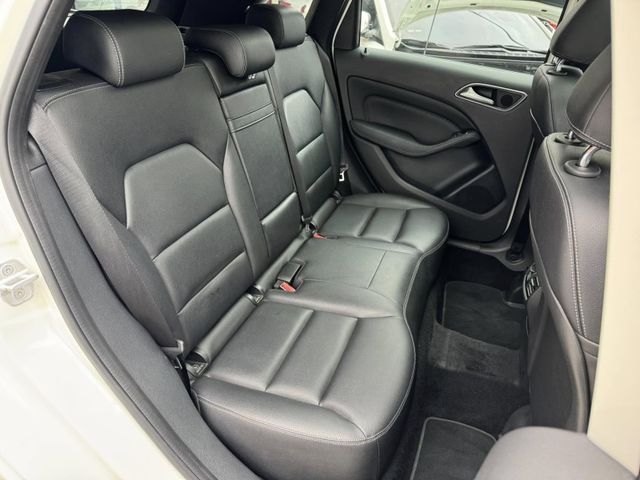 Mercedes-Benz/賓士   B-CLASS  B200  第6張相片