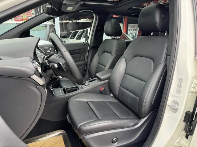 Mercedes-Benz/賓士   B-CLASS  B200  第7張相片