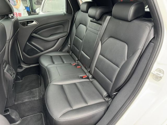 Mercedes-Benz/賓士   B-CLASS  B200  第8張相片