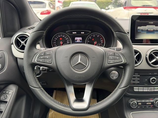 Mercedes-Benz/賓士   B-CLASS  B200  第9張相片