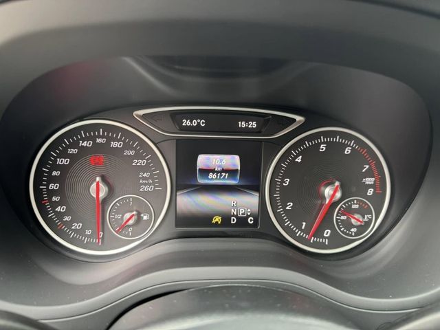 Mercedes-Benz/賓士   B-CLASS  B200  第10張相片