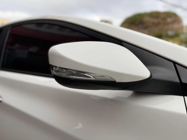 Hyundai  Elantra  第15張相片