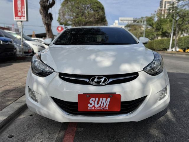 Hyundai  Elantra  第17張相片
