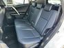 Toyota  RAV4 金鑽店~RAV4  2.0 尊爵版 里程履約保證只跑9萬多公里！  主要配備有，ACC自動跟車系統 車道偏離警示 斜坡起步輔助 循跡防滑系統 9安 遠光燈自動控制 胎壓監控 免鑰啟動車門鎖 定速 光感應頭燈 電動折疊後視鏡 倒車影像 導航 Apple CarPlay ￼分區恆溫空調 粉塵過濾器 電動座椅 LED日行燈 頭燈 尾燈 等多項配  第6張縮圖