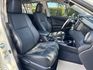 Toyota  RAV4 金鑽店~RAV4  2.0 尊爵版 里程履約保證只跑9萬多公里！  主要配備有，ACC自動跟車系統 車道偏離警示 斜坡起步輔助 循跡防滑系統 9安 遠光燈自動控制 胎壓監控 免鑰啟動車門鎖 定速 光感應頭燈 電動折疊後視鏡 倒車影像 導航 Apple CarPlay ￼分區恆溫空調 粉塵過濾器 電動座椅 LED日行燈 頭燈 尾燈 等多項配  第7張縮圖