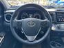 Toyota  RAV4 金鑽店~RAV4  2.0 尊爵版 里程履約保證只跑9萬多公里！  主要配備有，ACC自動跟車系統 車道偏離警示 斜坡起步輔助 循跡防滑系統 9安 遠光燈自動控制 胎壓監控 免鑰啟動車門鎖 定速 光感應頭燈 電動折疊後視鏡 倒車影像 導航 Apple CarPlay ￼分區恆溫空調 粉塵過濾器 電動座椅 LED日行燈 頭燈 尾燈 等多項配  第9張縮圖