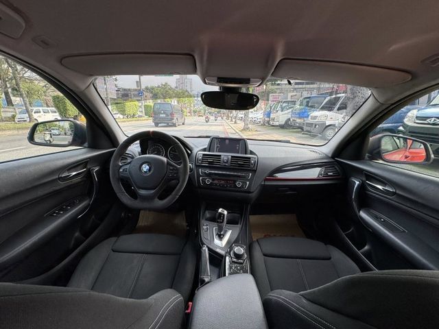 BMW/ 寶馬  1 SERIES  118i 運動版  第3張相片