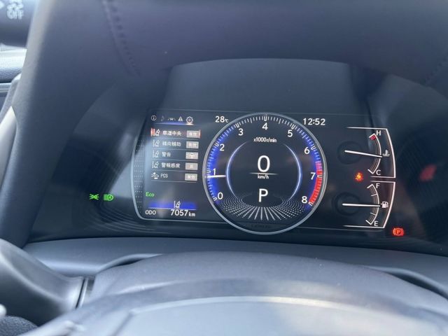 Lexus  ES200  第10張相片