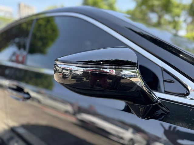 Lexus  ES200  第21張相片