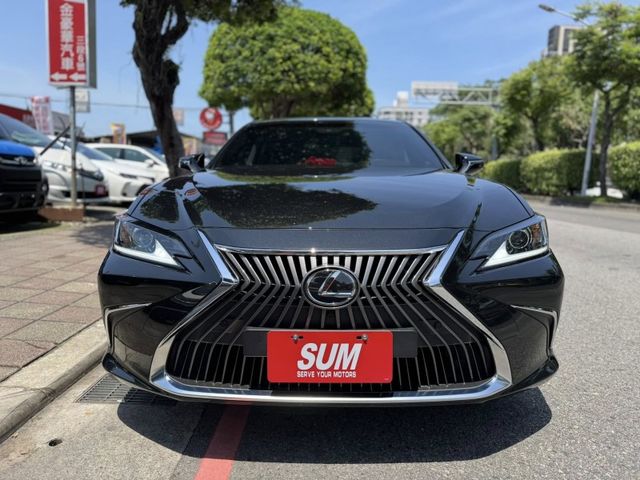 Lexus  ES200  第24張相片